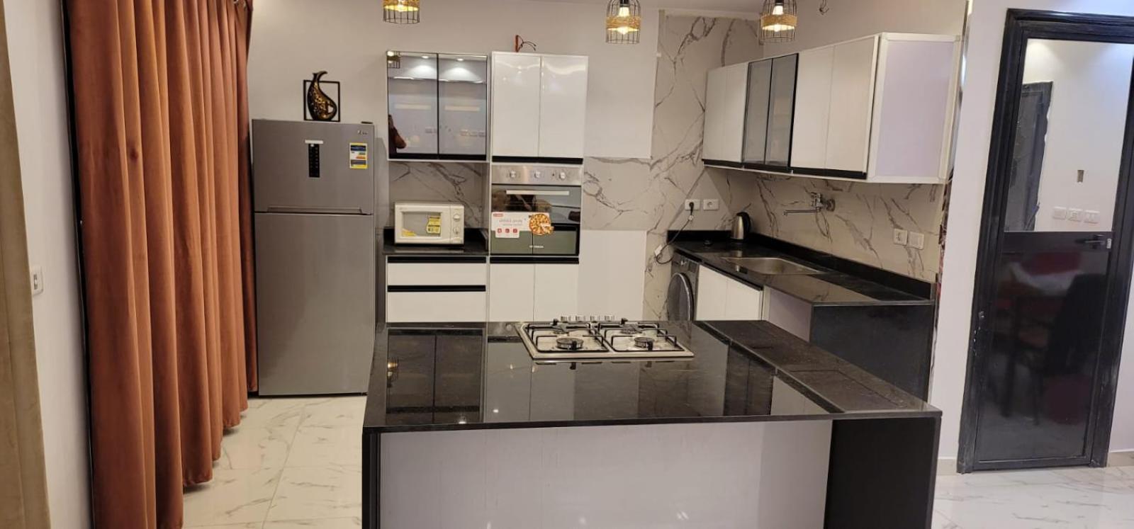 Apartment 2 Bedroom With Big Garden Near Auc