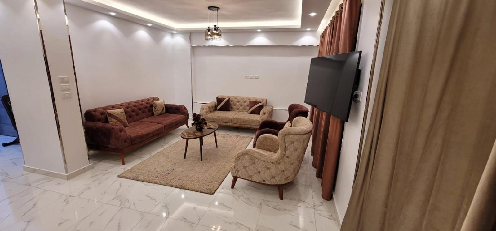 2 Bedroom With Big Garden Near Auc * Cairo